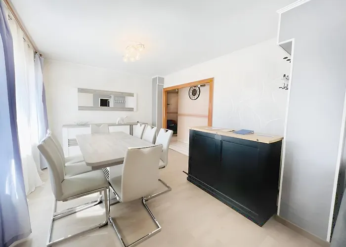 L'amicale : 80 M², 6 Prs, 3 Ch, Centre Apartment *